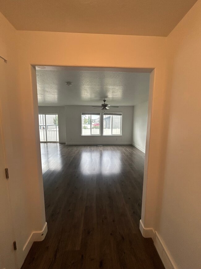 Photo - 878 W McKenna Rd