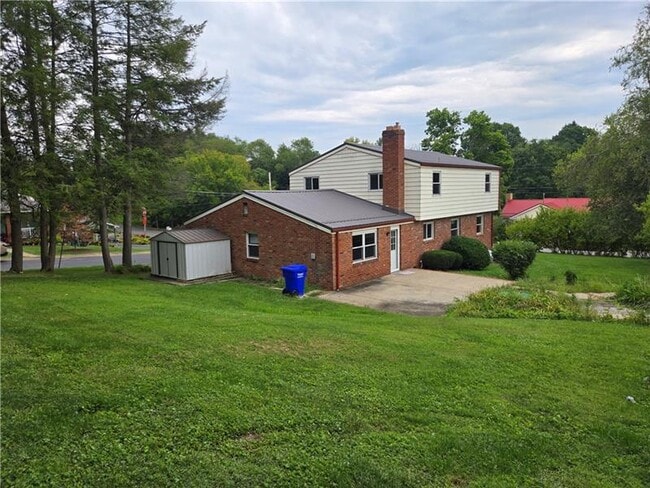 323 W Arch St
