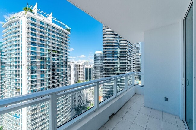 Photo - 1080 Brickell Ave Unidad 3207