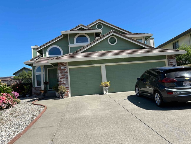 Photo - 1320 Rosana Way