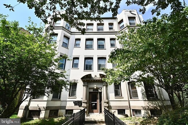 Building Photo - 1421 Columbia Rd NW Unit Columbia Heights Condo