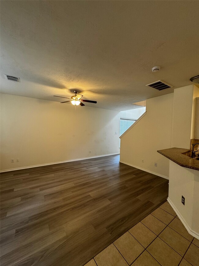 Photo - 246 W Stedhill Loop