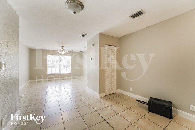 Photo - 341 NE 34th Ct