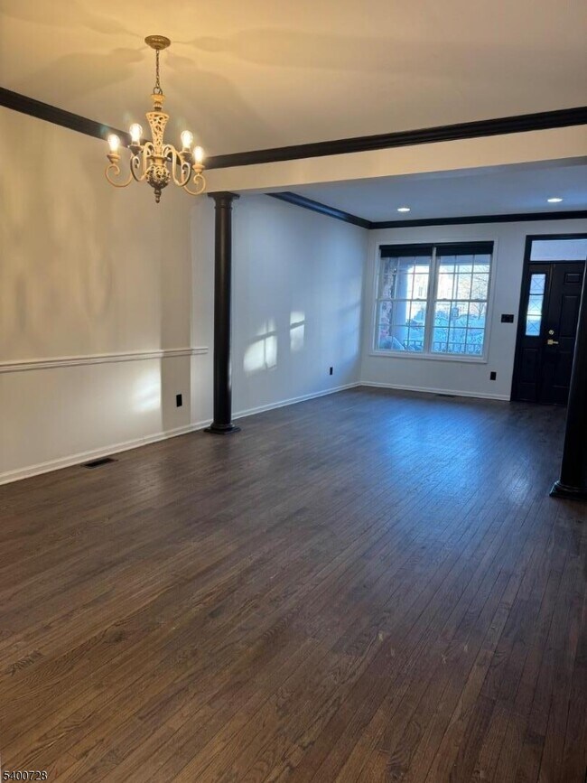 Photo - 244 Levinberg Ln