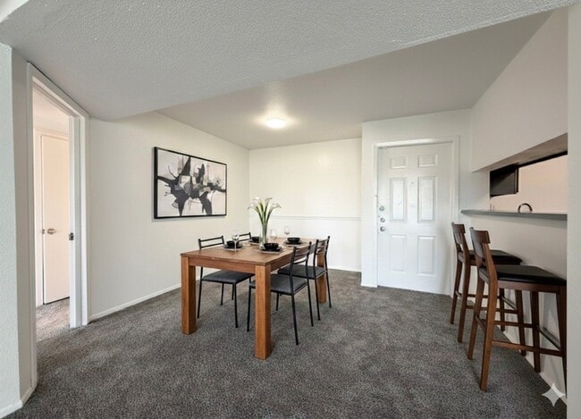 Building Photo - 2822 S Bartell Dr Unit 38