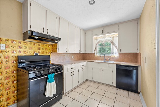 Photo - 1504 Harris Ave