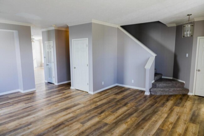 Photo - 14005 Kelly Dr