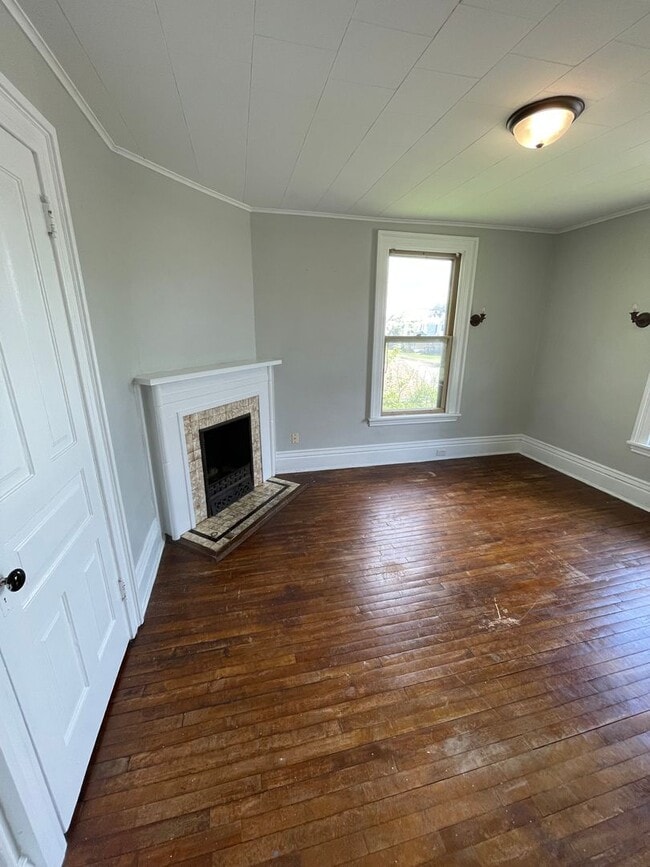 Photo - 207-209 E 7th St Unit 209 E 7th St