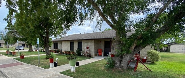 Photo - 1200 Meadow Park Ln