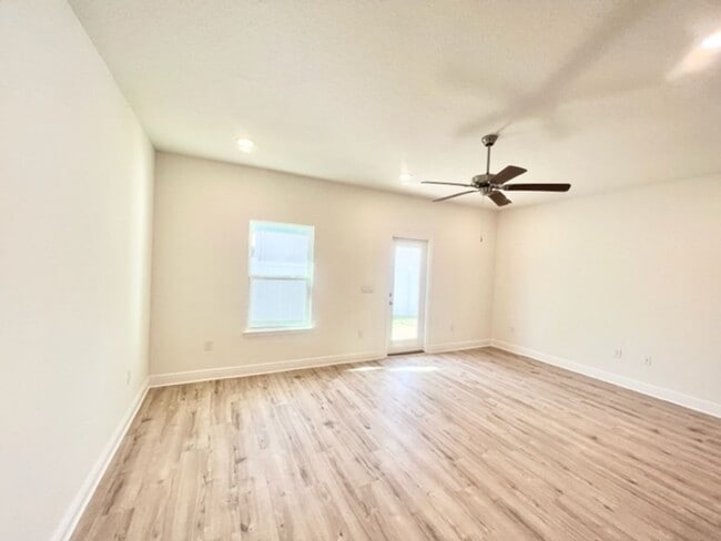 Photo - 22 Redbird Lp