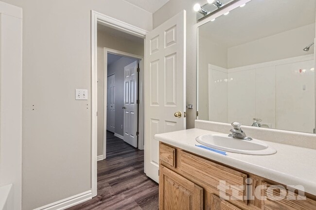 Photo - 725 N 1010 W