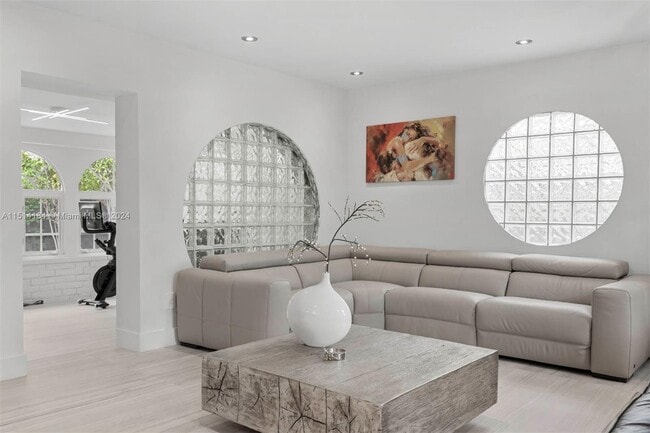 Photo - 6921 Trouville Esplanade