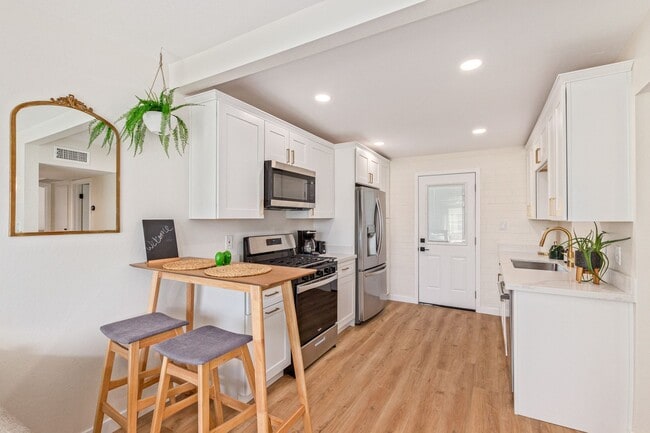 Photo - Furnished home with private yard in the Heart of Tempe/Scottsdale!