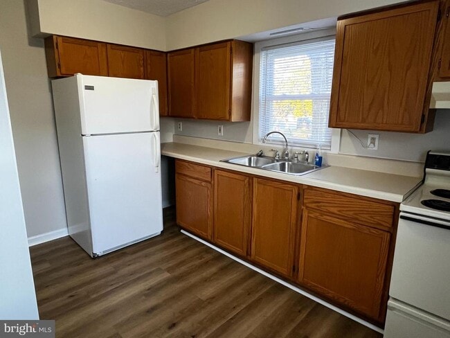Photo - 7889 Main St Unit 1