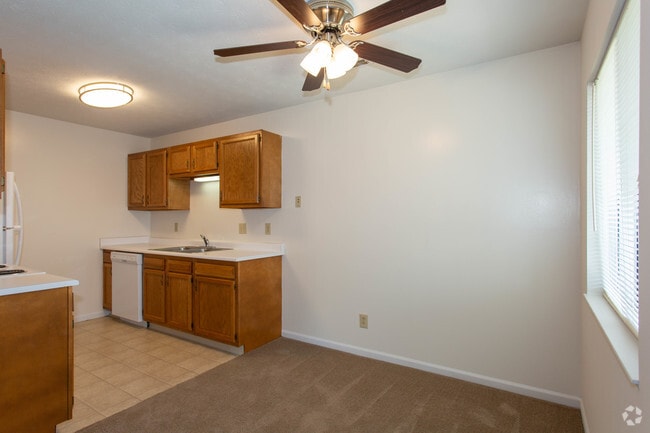 Cambridge II - 1 Bed/ 1 Bath (Upper Floor Apartment)