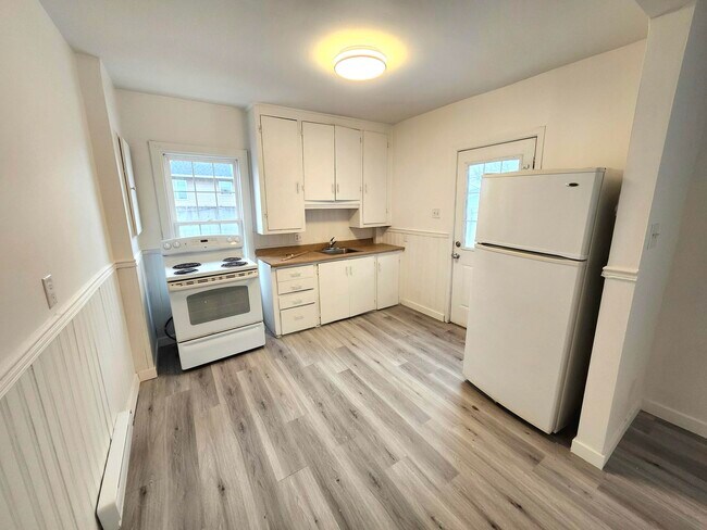 Building Photo - 9-9 Courtenay Ave Unit 2