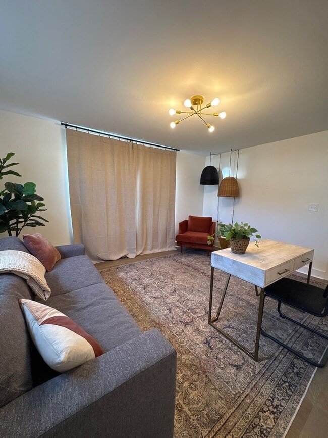 Photo - Fully Furnished 5 Bed, 3.5 Bath Located In East Nashville's McFerrin Park Neighborhood w/ Flexibl...