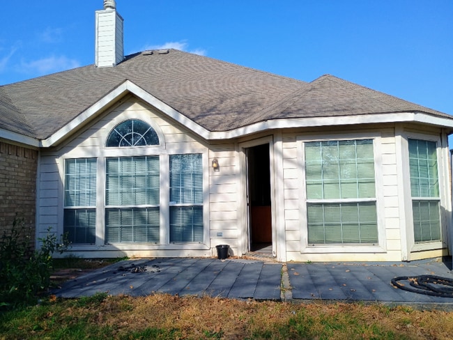 Building Photo - 1607 Monte Carlo Dr