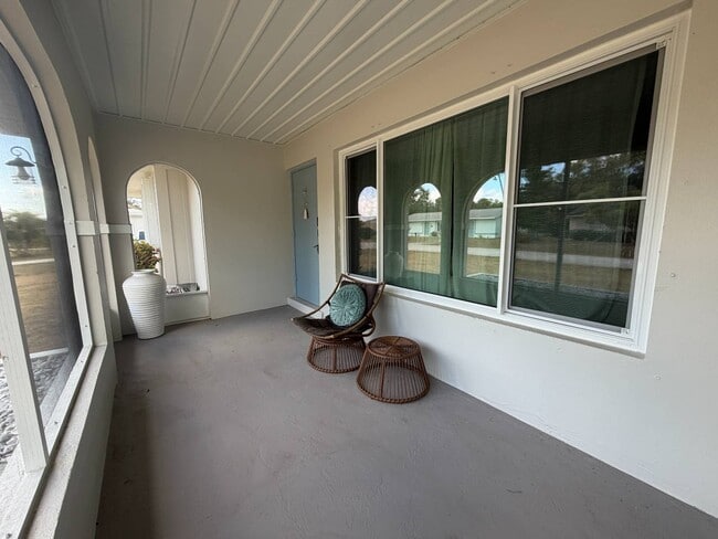 Photo - 1595 Adrian St