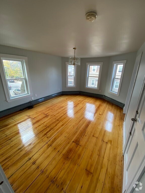 Building Photo - 63 Marshfield St Rental