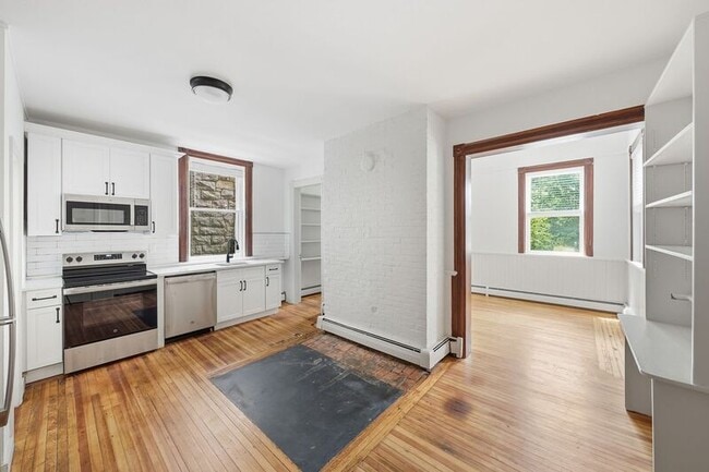 Building Photo - 245 Clinton St Unit 1-E