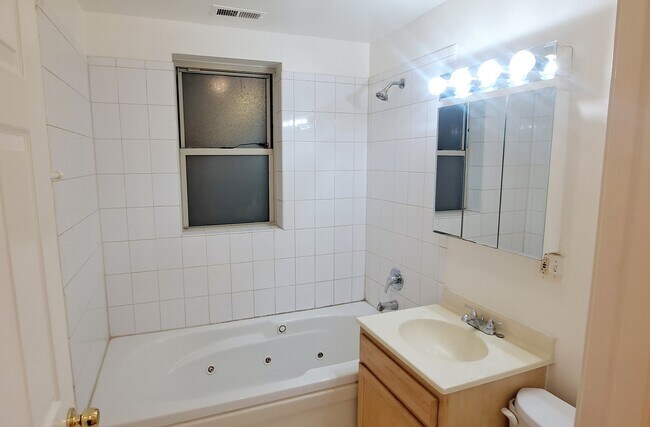 6452 N Bell Ave Unit 1
