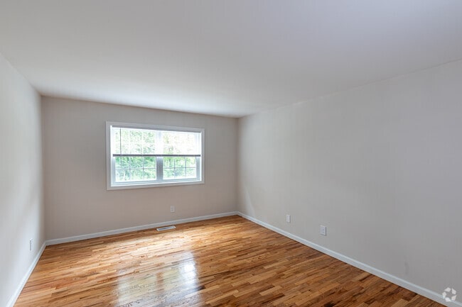 2BR, 1BA (830sqft) - Bedroom