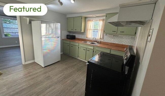 Photo - 72 Bannard Ave Unit upper