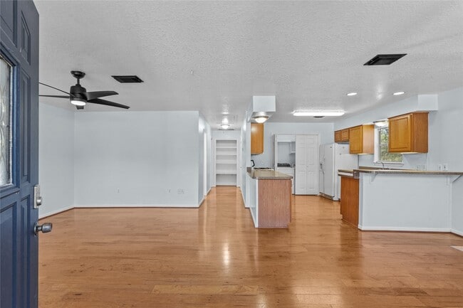 Photo - 336 Reppert St