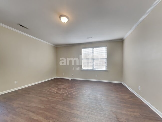 Photo - 104 Brick Greens Ct