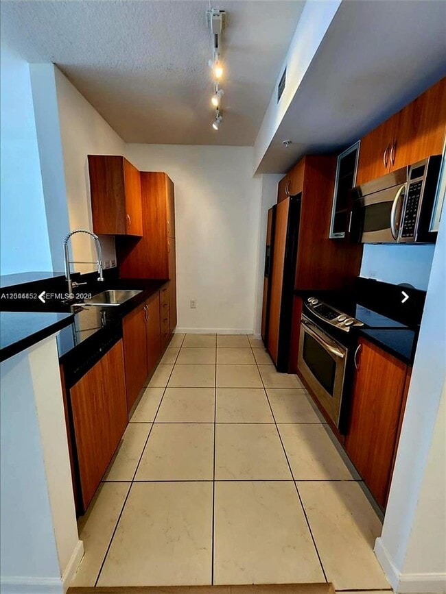Photo - 18800 NE 29th Ave Unidad 1007
