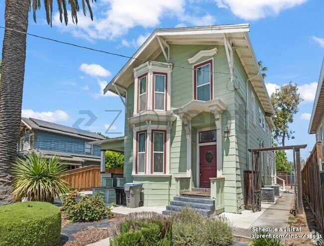 Building Photo - 142 N 15th St Rental