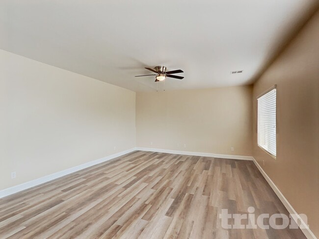 Photo - 6950 Diver Ave