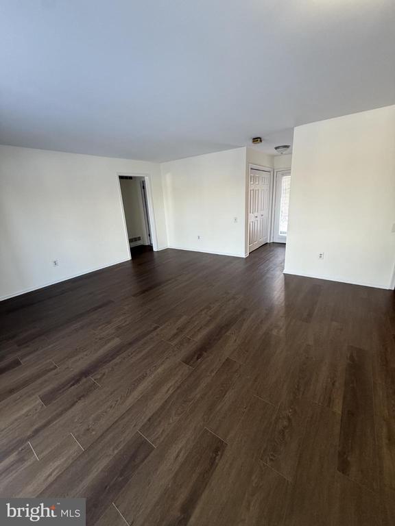 Photo - 405 Pritchard Pl