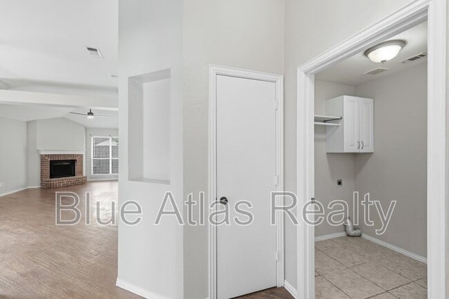 Photo - 1012 Waterview Dr