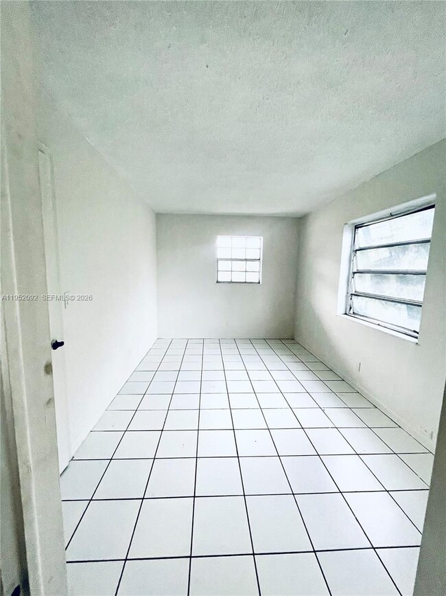 Photo - 400 SE 31st St Unidad 5