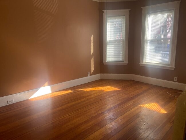 6 Bailey St Unit 1