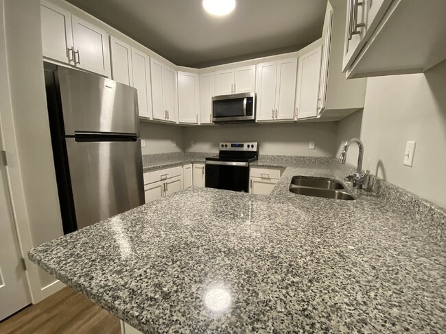 Modern Comfort Meets Urban Convenience in ... - Modern Comfort Meets Urban Convenience in ... Apartment Unit C