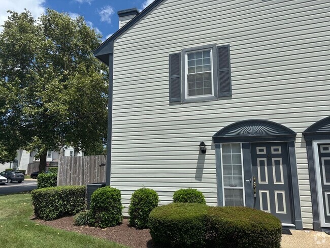 Building Photo - 2 Bedroom, 2.5 Bath Townhome in Virginia B...