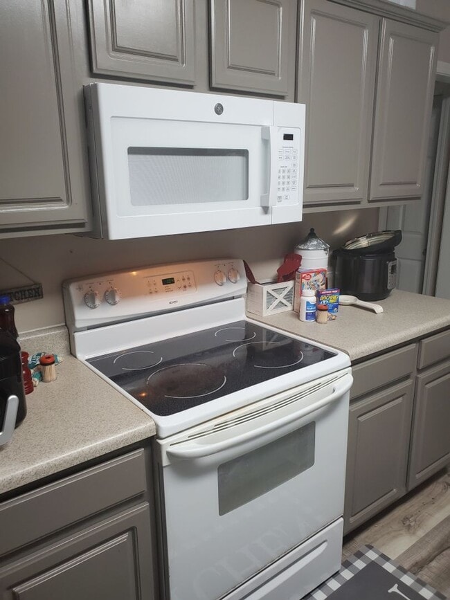 Photo - 3 Bedroom - 2.5 Bath Home in the HEART of ...