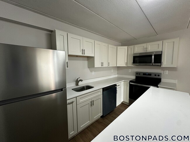 Building Photo - 30 Normandy Ave Rental