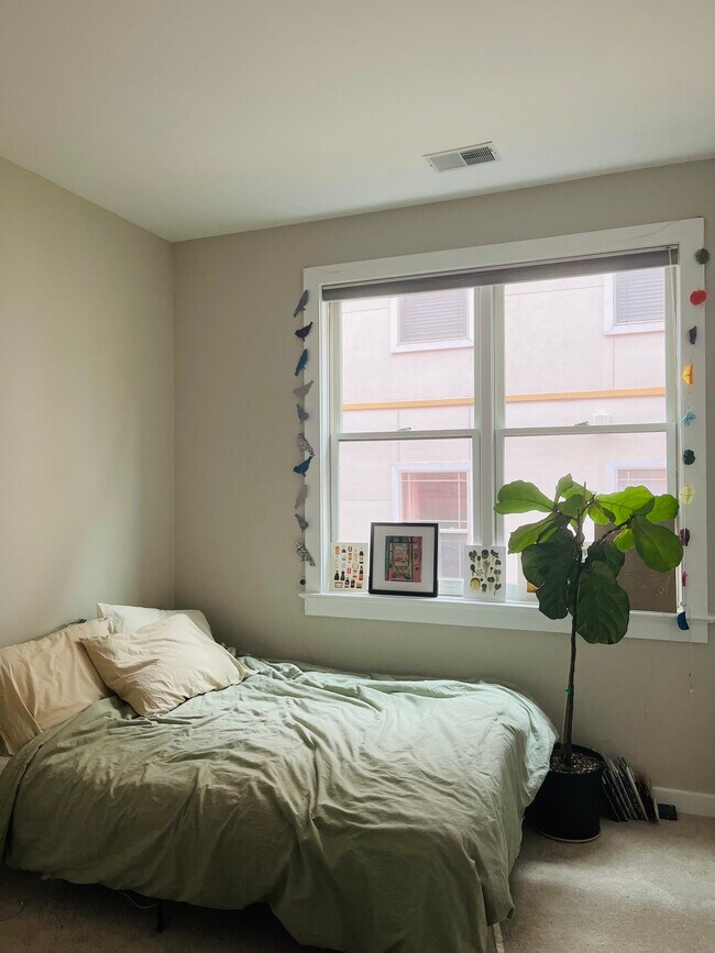 Photo - 3577 Warder St NW Unit 3577 Warder St NW