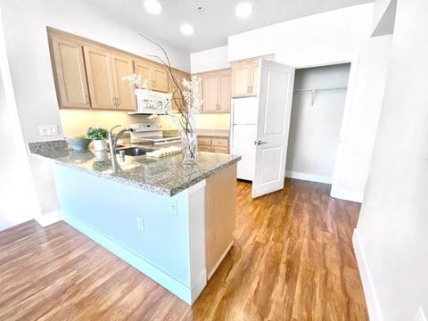 Photo - 2000 Delaware