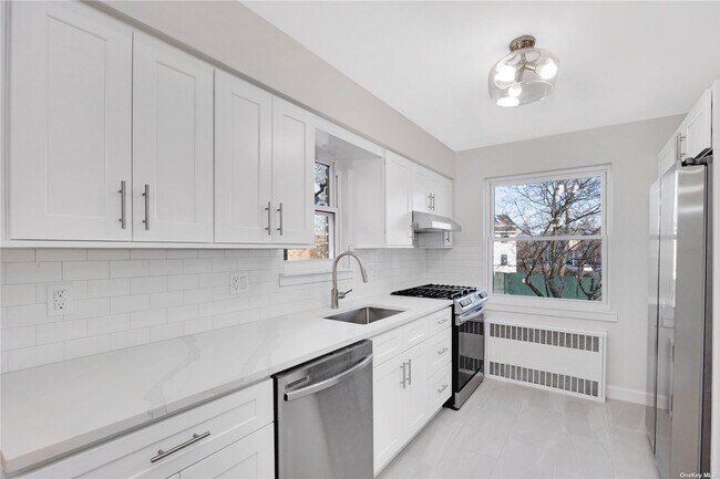 Photo - 160-37 Willets Point Blvd