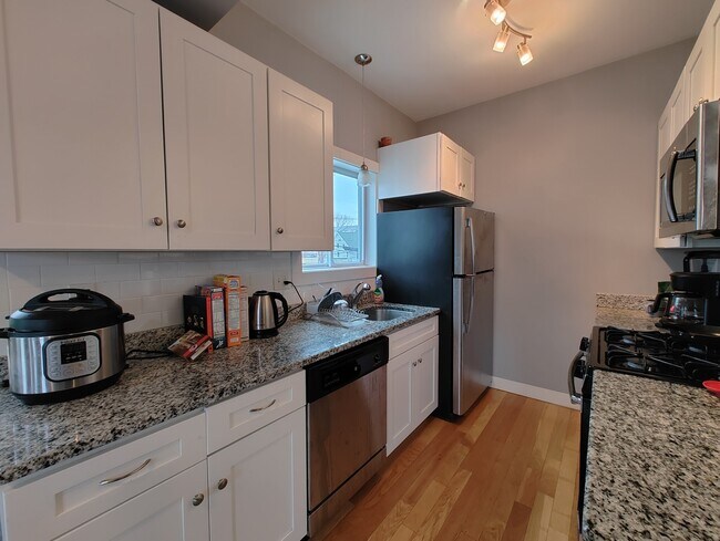 289 Beacon St Unit 1