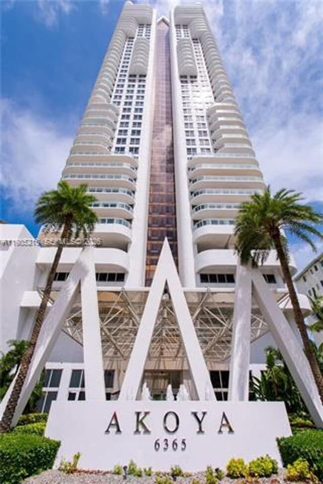 Building Photo - 6365 Collins Ave Unit 6365 Collins Ave appt 806