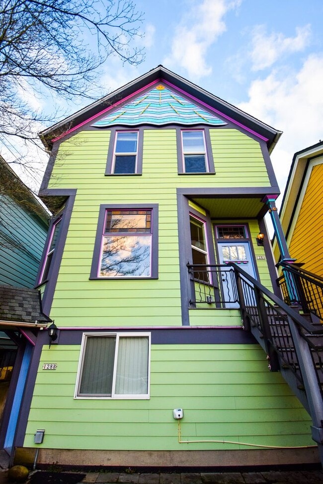 Photo - 22-128 Unidad B