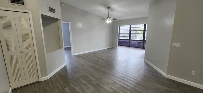 Photo - 2388 Oak Park Way