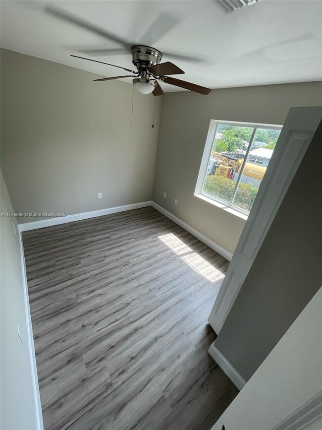 Photo - 817 NW 3rd Ave