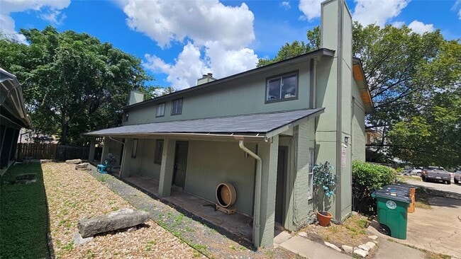 Building Photo - 1320 Southport Dr